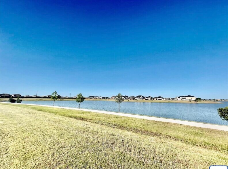 Building Photo - 7802 Winter Hawk Cir