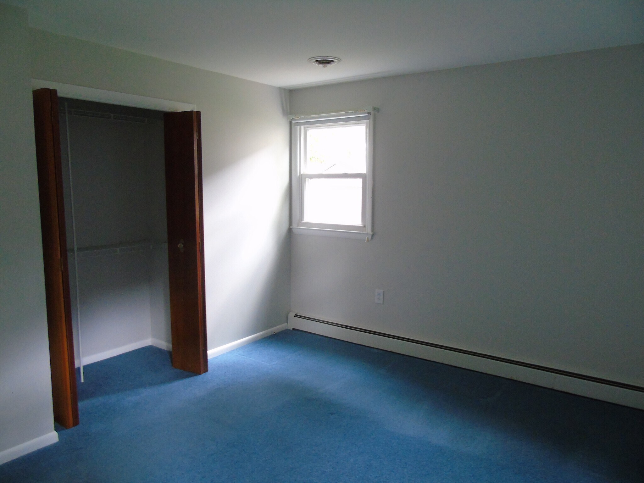 Building Photo - 530 Melrose Ln