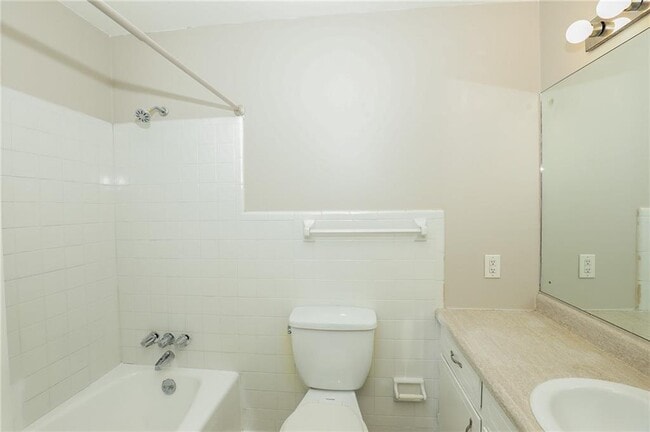 Building Photo - 507 Menefee St