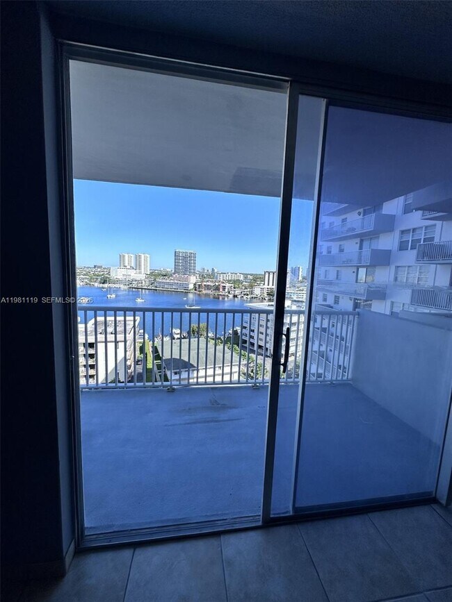 Building Photo - 137 Golden Isles Dr