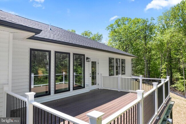 Building Photo - 11550 Henderson Rd