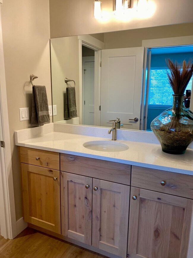 Building Photo - 63455 N Hwy 97