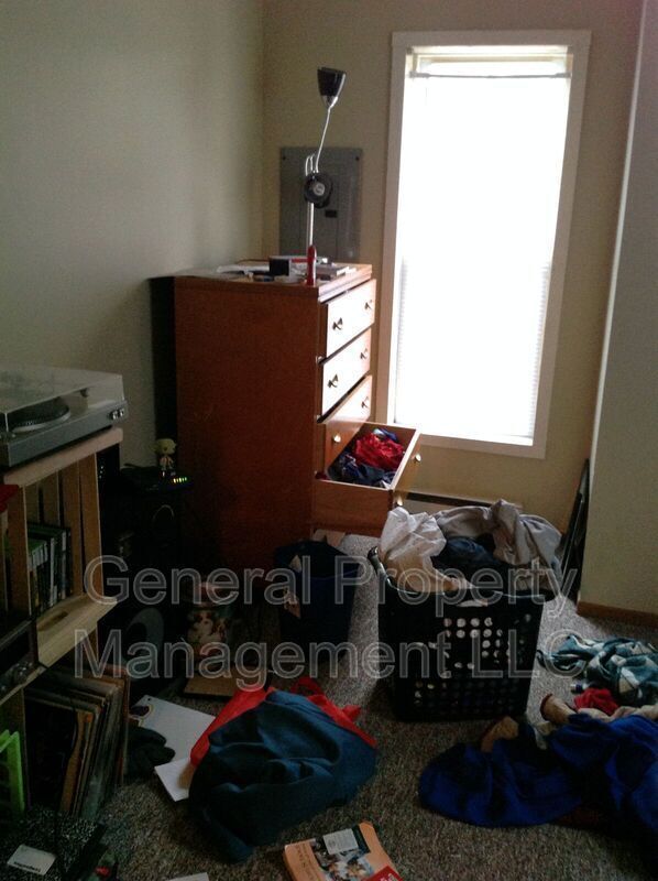 Building Photo - FREE OF SECURITY DEPOSIT 3 Bed 1 Bath with...