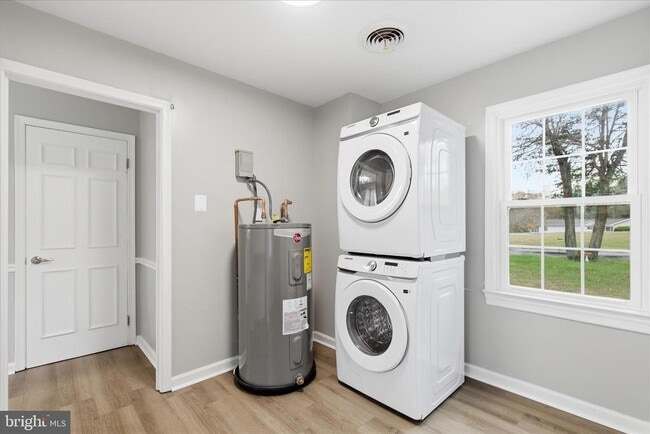 Building Photo - 130 Cox Rd