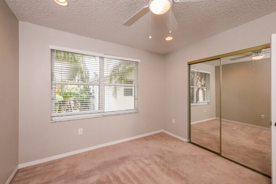 Building Photo - 5219 NW 117th Ave