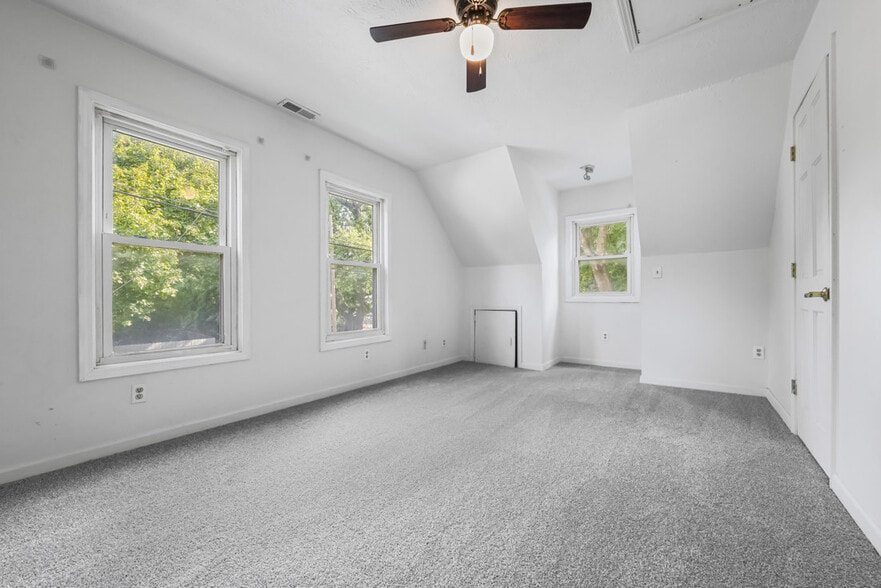 East facing bedroom from doorway - 50 Garfield Ln