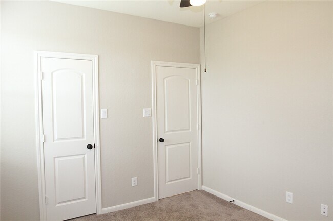 Building Photo - 12102 La Strada St