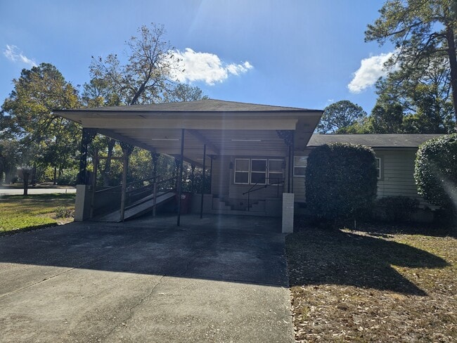 Building Photo - 1222 N Ridge Ave