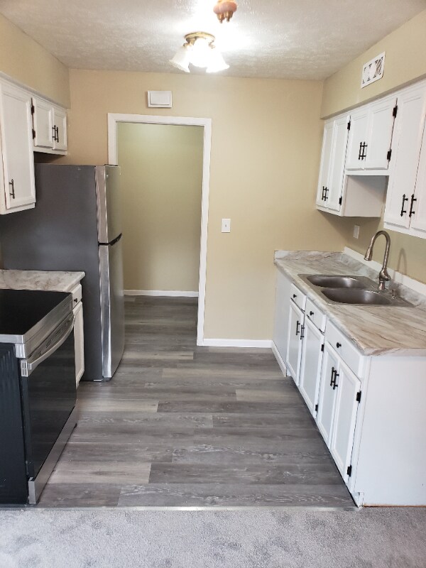 Building Photo - 6586 Liberty Bell Dr