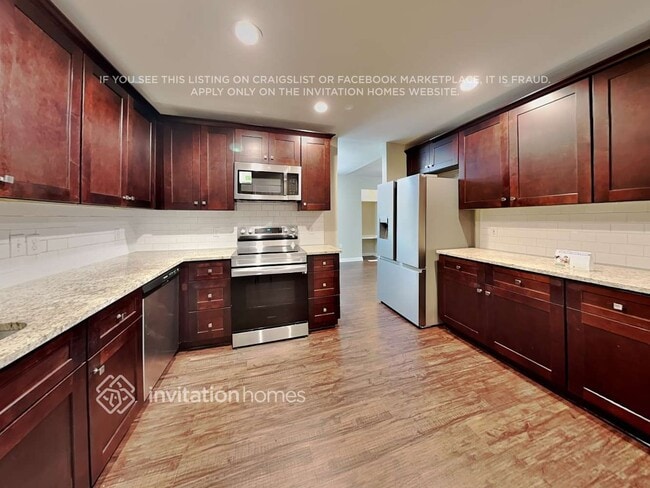 Building Photo - 300 1st St