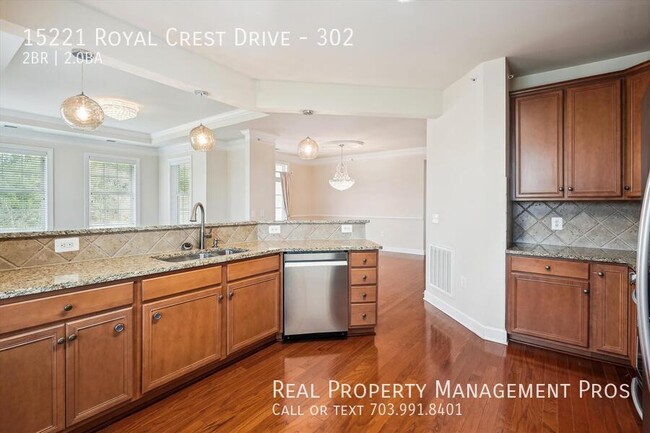 Building Photo - 15221 Royal Crest Dr