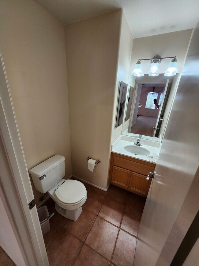 Building Photo - Beautiful two-story in Hunter's Ridge