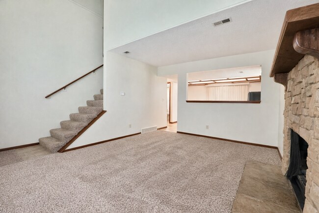 Building Photo - La Chateau Duplexes