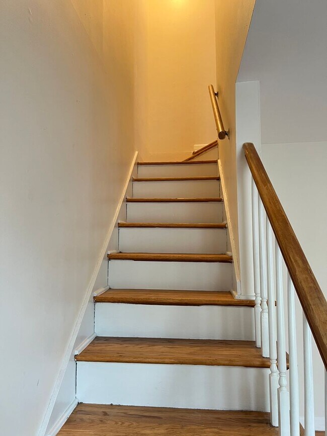 Building Photo - 2 Bedroom 1.5 Bath Townhouse in Wagener Te...