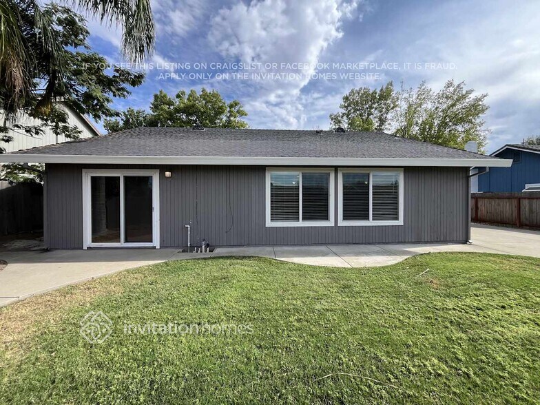 Building Photo - 6085 Kingwood Cir