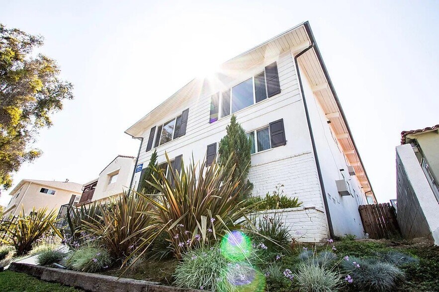 Building Photo - 1263 S Dunsmuir Ave