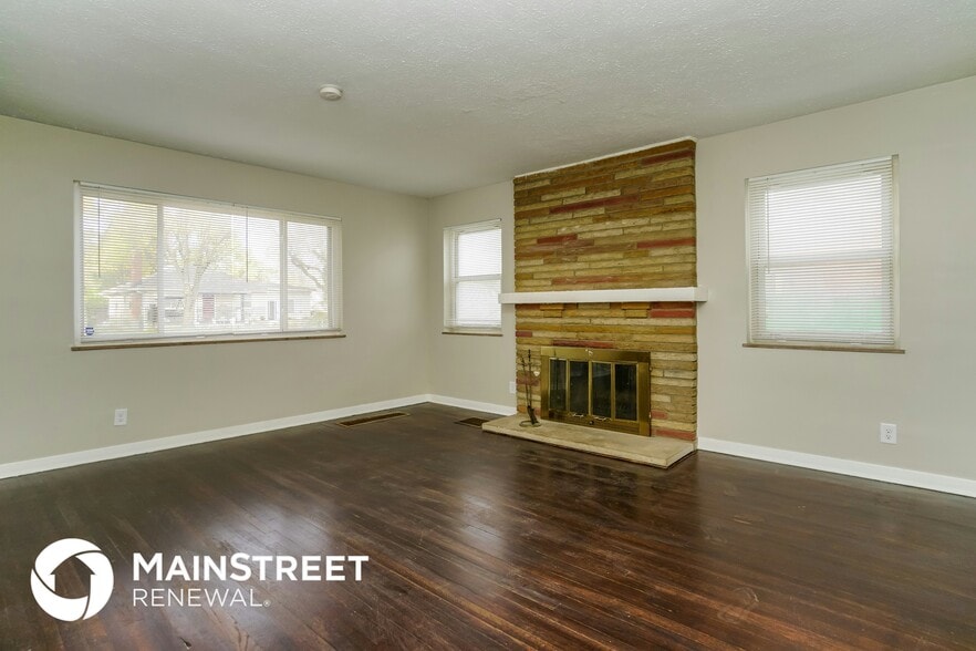 Building Photo - 1646 Oakwood Ave