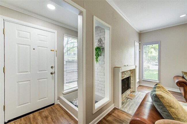 Primary Photo - 1602 Prairie Grove Dr