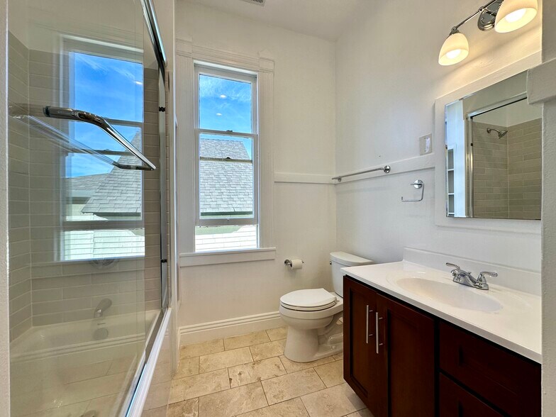 Building Photo - 817 Foothill Blvd