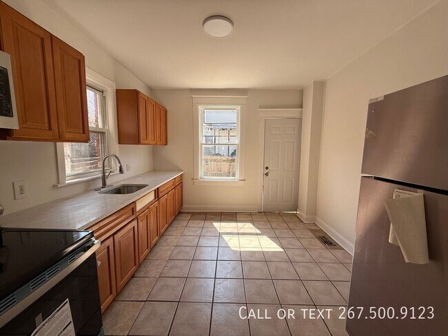 Building Photo - 226 W Ruscomb St