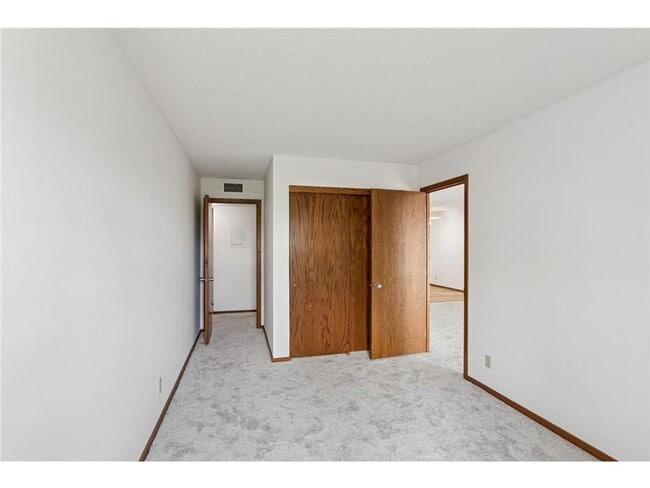 Building Photo - AVAILABLE NOW - Gorgeous 2 BR, 2 BA Condo,...