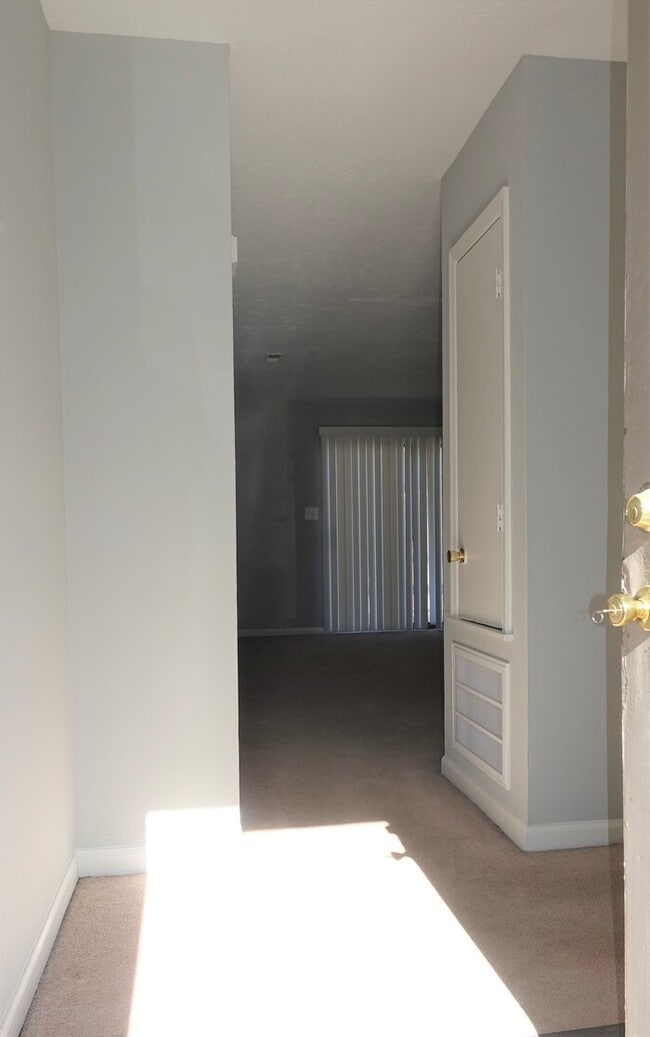 Building Photo - 5723 Aftonshire Dr