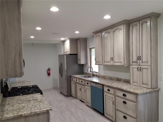 Building Photo - 7632 Scott Ave N