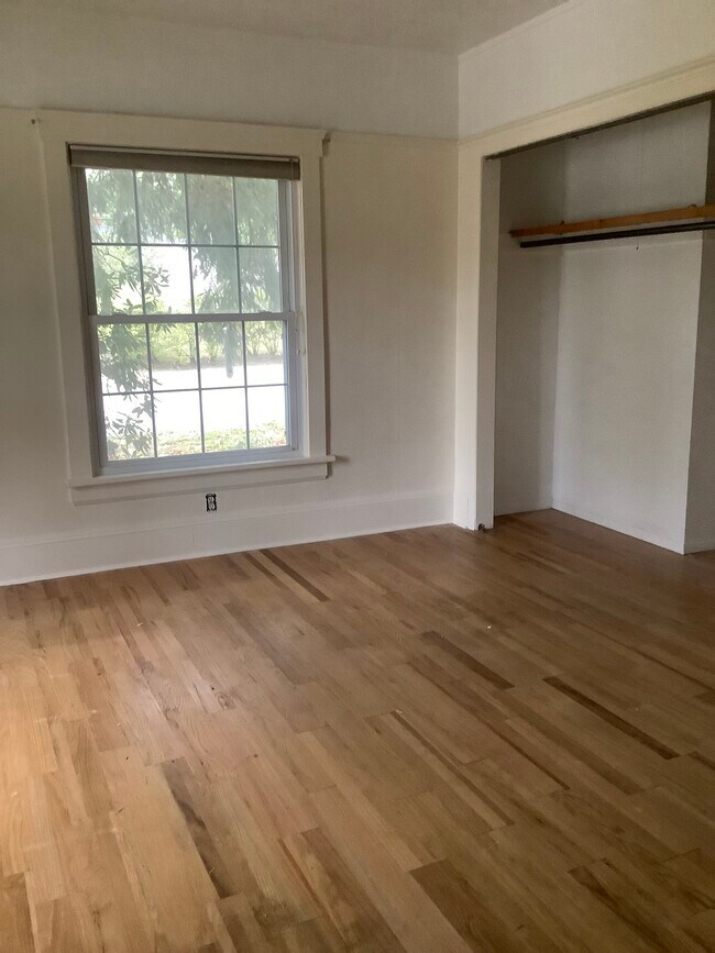 Building Photo - 13775 Carlton St