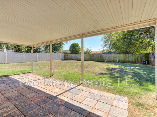 Building Photo - 3900 Hiddleston Cir