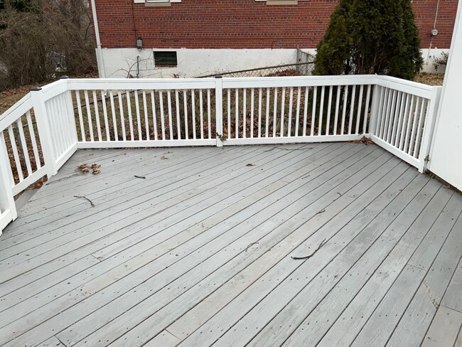 Building Photo - Fully updated 4BR 2BA single family brick home in Connecticut Ave Estates