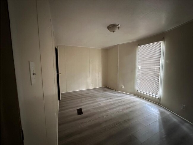 Building Photo - 453 S Cyn Dr