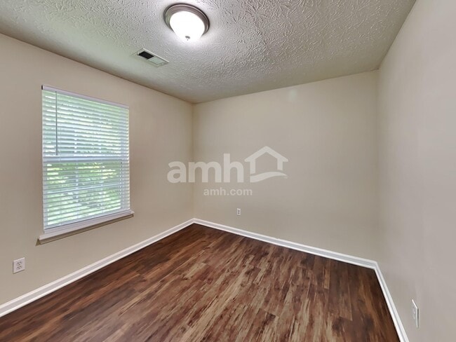 Building Photo - 4854 Lake Park Terrace