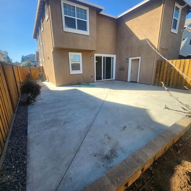 Building Photo - 2316 Dancing Penny Way