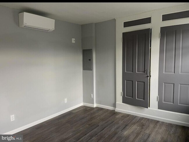 Building Photo - 2045 N 8th St