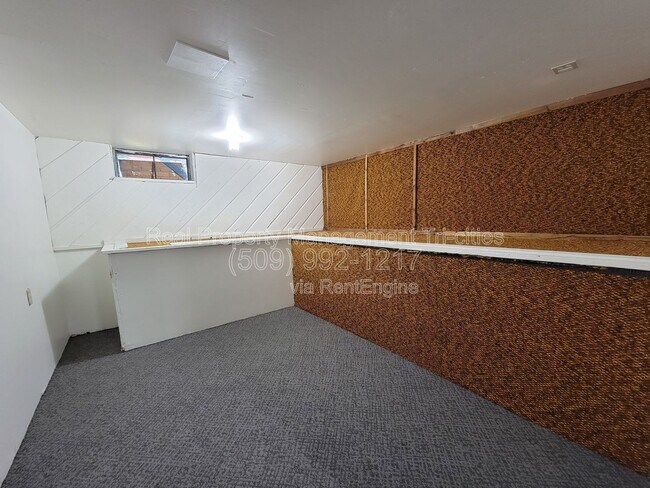 Building Photo - 87 Symons St