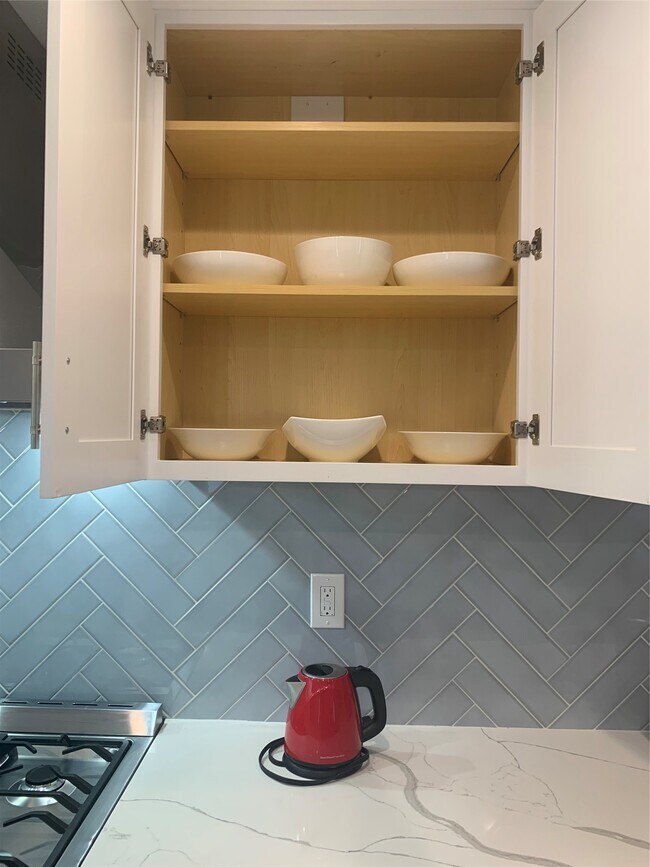 Building Photo - 2401 McClendon St