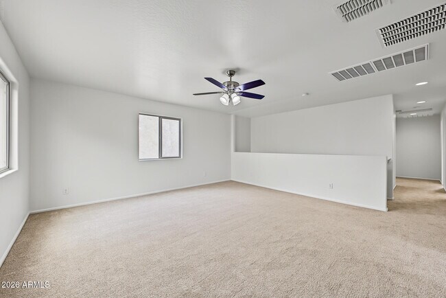 Building Photo - 6135 E Paradise Ln