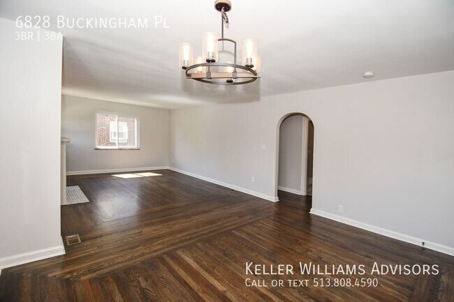 Building Photo - 6828 Buckingham Pl