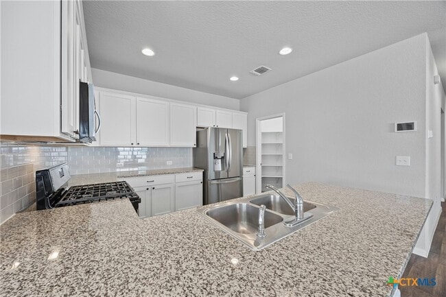 Building Photo - 118 Rochester Ln