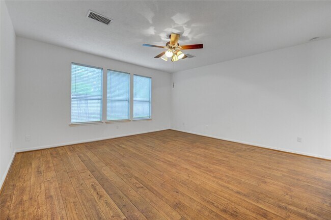 Building Photo - 16464 Beewood Glen Dr