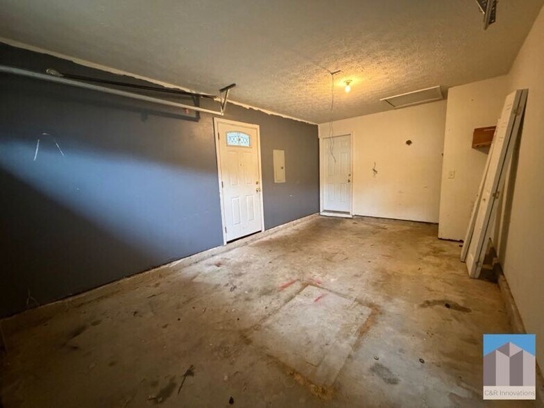 Building Photo - 5196 Tew Ln SW