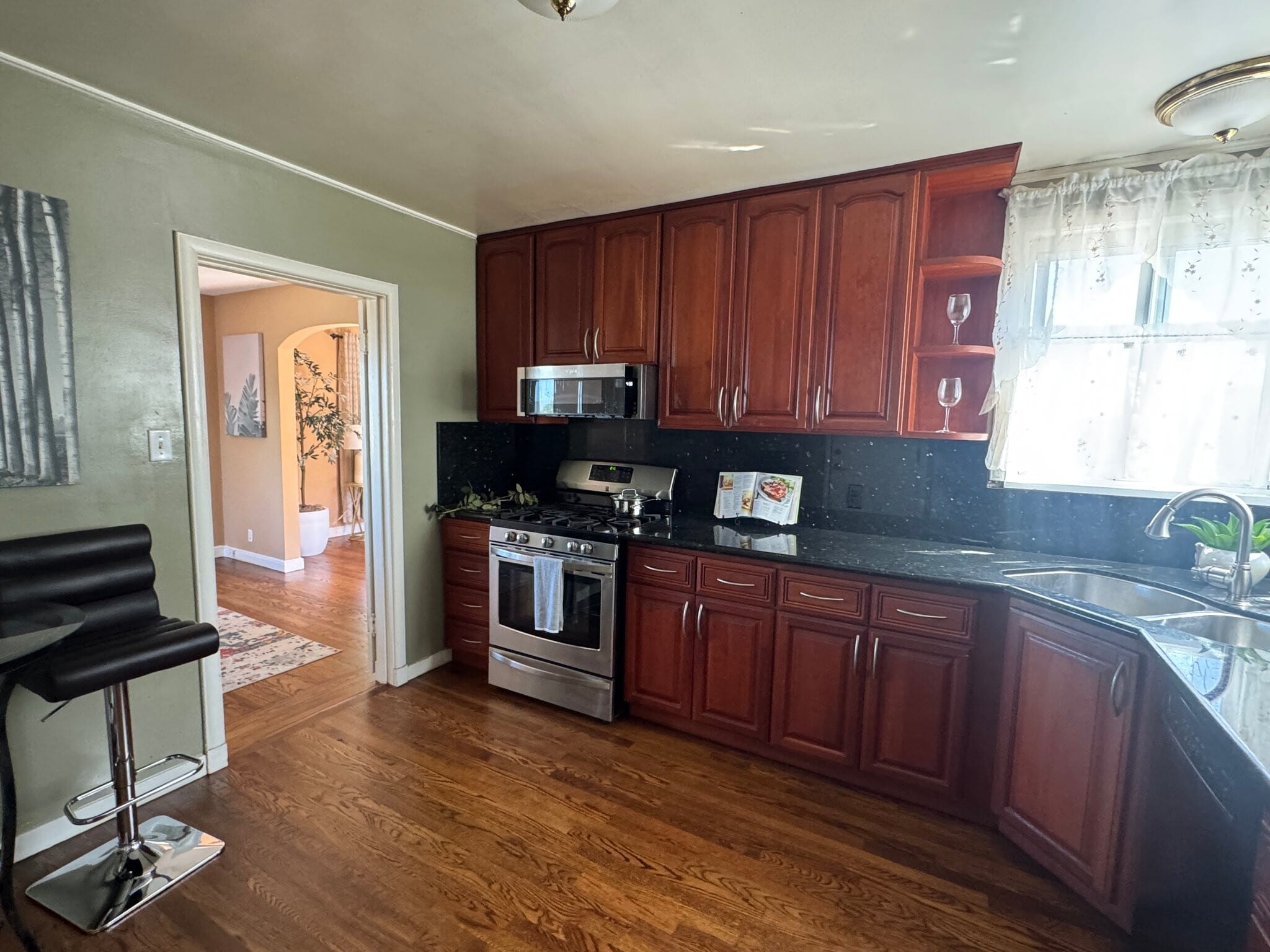 Building Photo - 601 Linden Ave