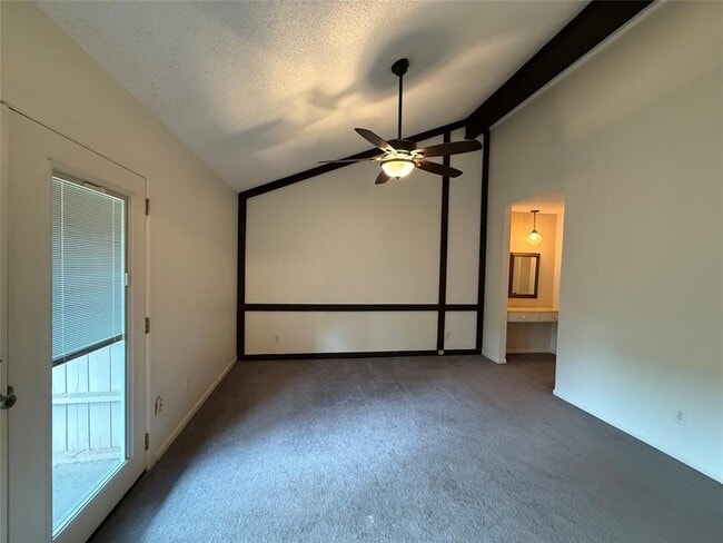 Building Photo - 6917 Scenic Brook Dr
