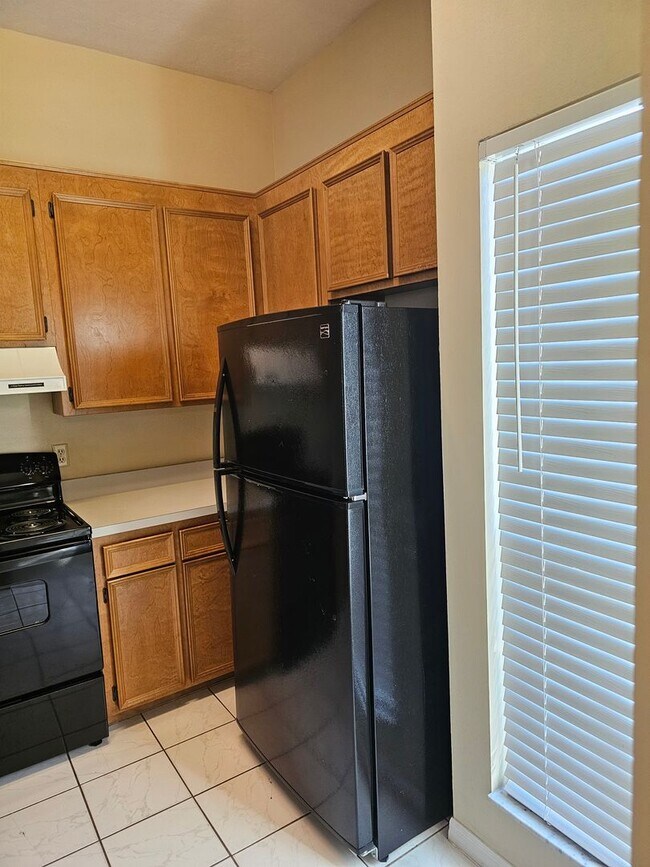 Building Photo - 2/2.5 Townhome Mile Run