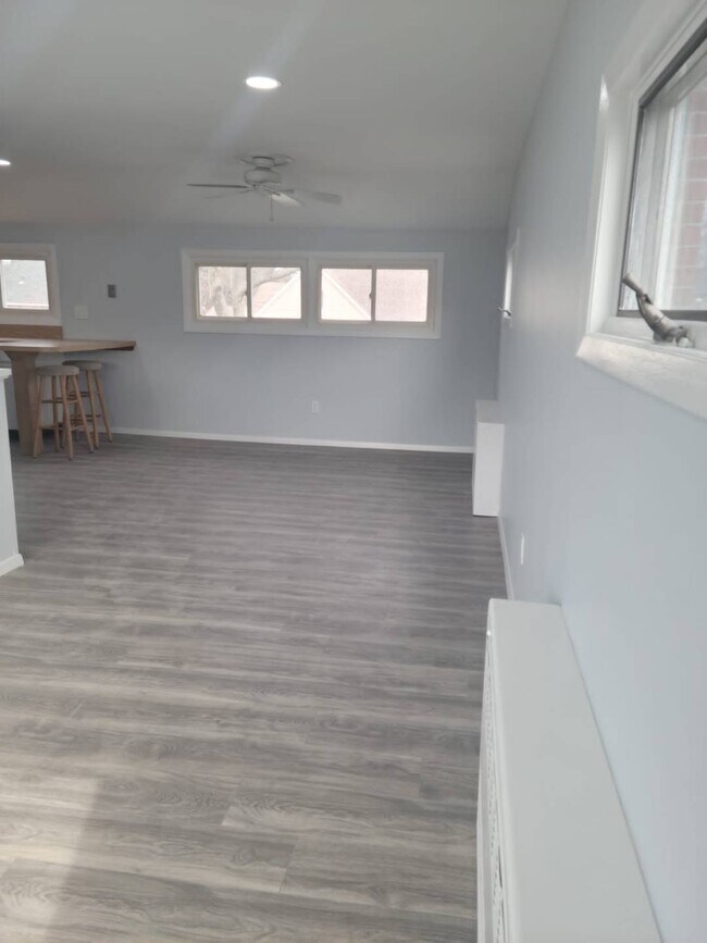 Building Photo - 8 Hardy Ln