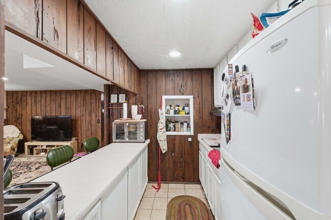 Building Photo - 4050 Taylor Ave