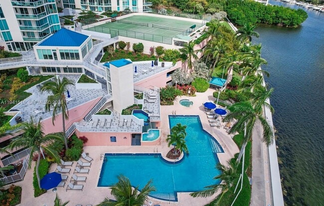 Building Photo - 3370 NE 190th St