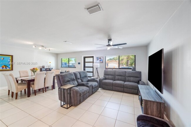 Building Photo - 10350 SW 4th St