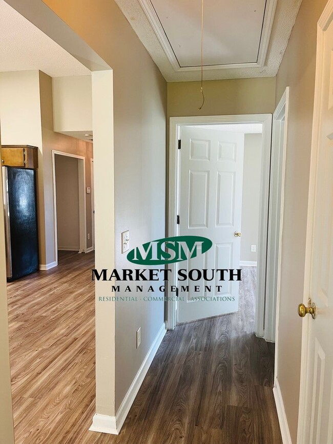 Building Photo - *APPLICATION PENDING!!** 4 Bedroom Beauty