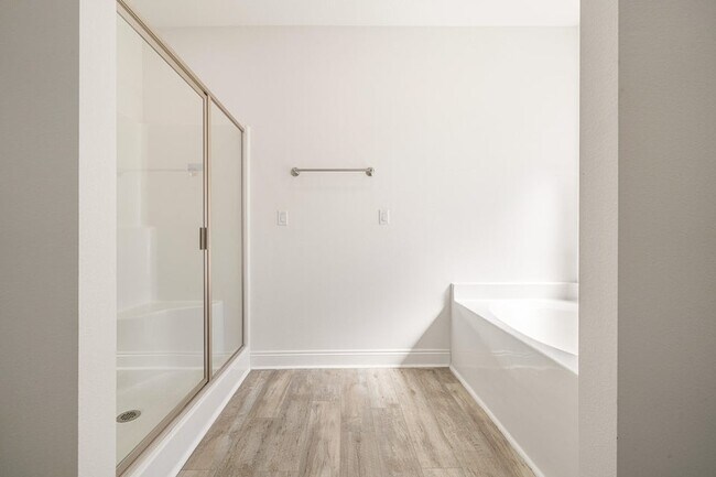 Building Photo - 4902 Kensington Ln